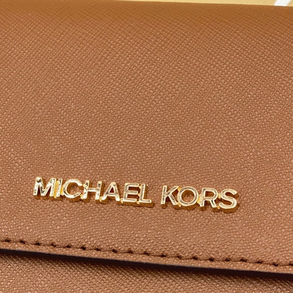 Michael Kors Trifold Wallet Luggage - Picture 3 of 9